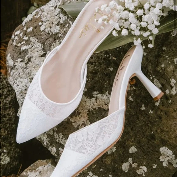 Aiza White Lace Pointed-Toe Mule Pumps - Picture 2 of 5